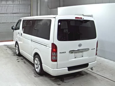 Toyota HiAce Van