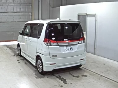Mitsubishi DELICA D2
