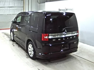 Mitsubishi Delica D:5