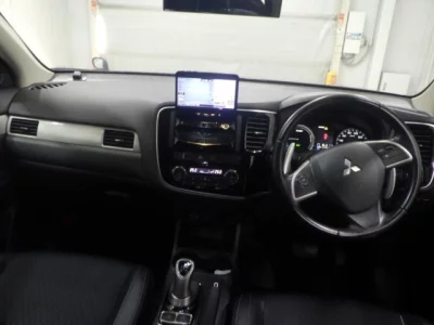 Mitsubishi OUTLANDER PHEV