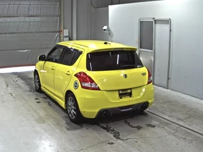 Suzuki SWIFT  с аукциона в Японии