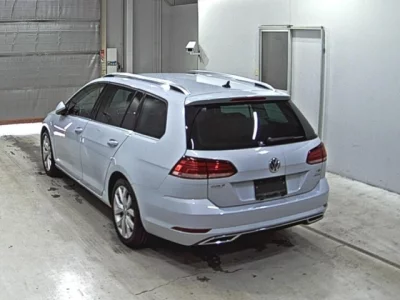 Volkswagen GOLF VARIANT