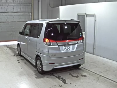 Mitsubishi DELICA D2
