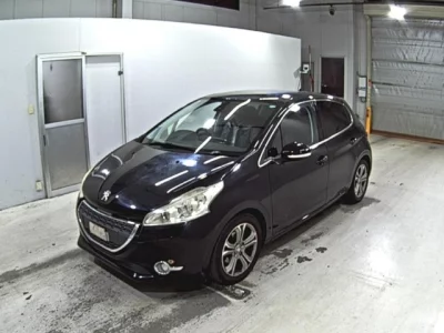 Peugeot 208  с аукциона в Японии