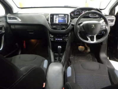 Peugeot 208  с аукциона в Японии