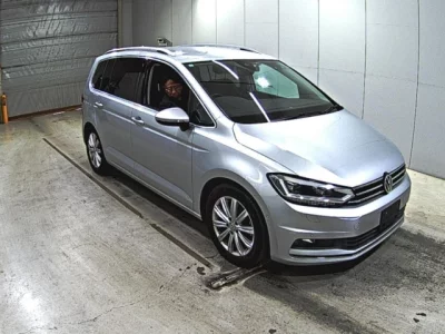 Volkswagen GOLF TOURAN  с аукциона в Японии