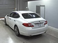 Nissan FUGA лот № 9315 оценка 3.5  с аукциона в Японии 1