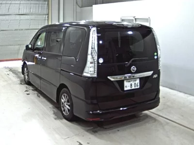 Nissan SERENA  с аукциона в Японии