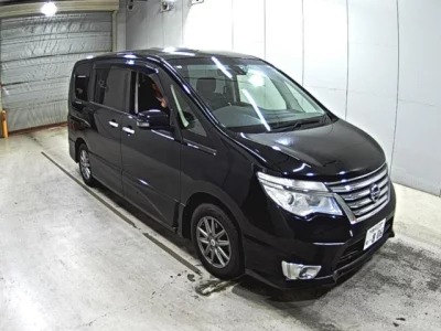 Nissan SERENA  с аукциона в Японии