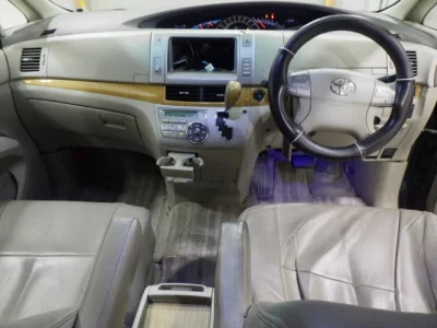 Toyota ESTIMA  с аукциона в Японии