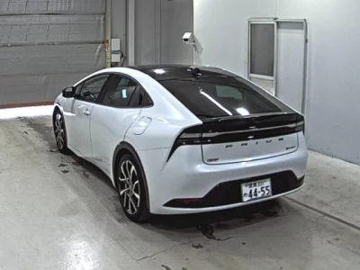 Toyota Prius  с аукциона в Японии