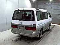 Toyota HIACE лот № 9387 оценка 3.5  с аукциона в Японии 4