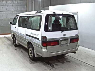 Toyota HIACE  с аукциона в Японии