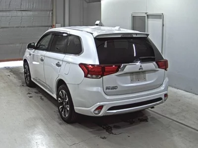Mitsubishi OUTLANDER PHEV