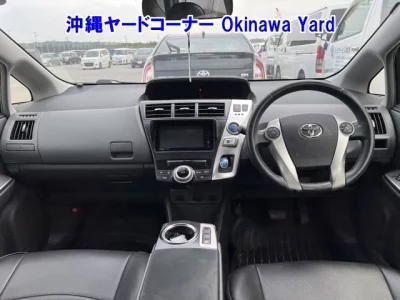 Toyota PRIUS ALPHA  с аукциона в Японии