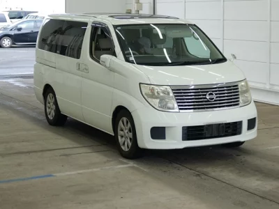 Nissan ELGRAND  с аукциона в Японии