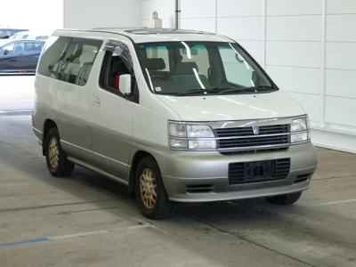 Nissan ELGRAND  с аукциона в Японии