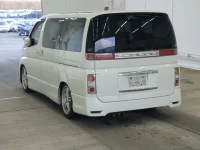 Nissan ELGRAND лот № 2225 оценка RA  с аукциона в Японии 1