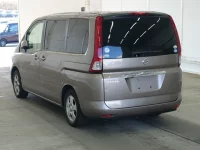 Nissan SERENA лот № 3364 оценка RA  с аукциона в Японии 1