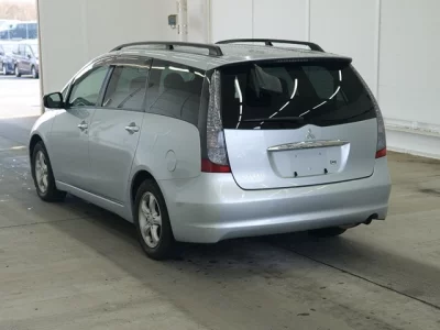 Mitsubishi GRANDIS