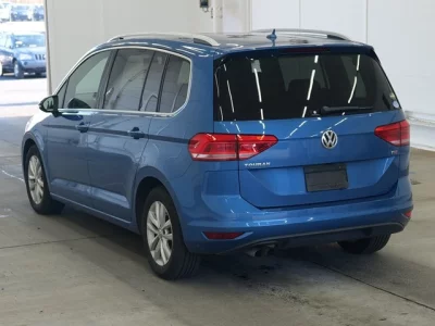 Volkswagen GOLF TOURAN  с аукциона в Японии