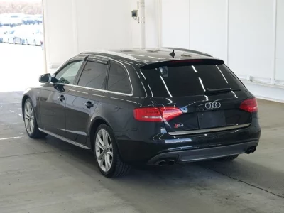 Audi S4  с аукциона в Японии