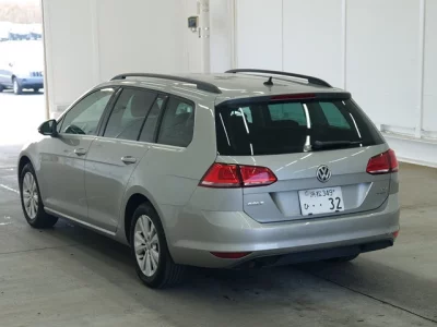 Volkswagen GOLF VARIANT
