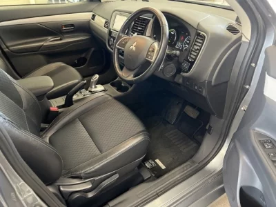 Mitsubishi OUTLANDER PHEV