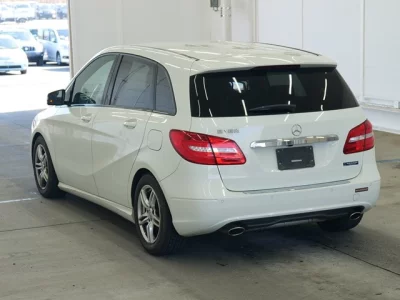 Mercedes-Benz B CLASS