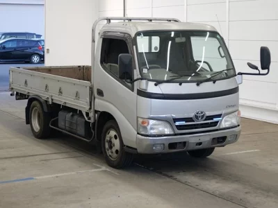 Toyota DYNA  с аукциона в Японии