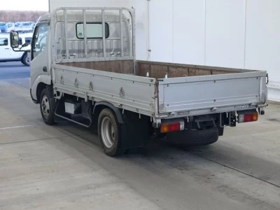 Toyota DYNA  с аукциона в Японии