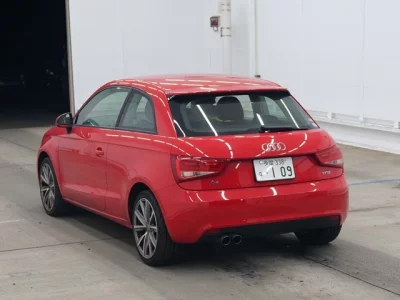 Audi A1  с аукциона в Японии