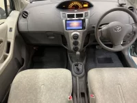 Toyota VITZ лот № 3042 оценка 3.5  с аукциона в Японии 4