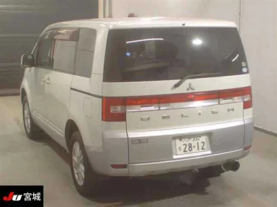 Mitsubishi Delica D:5