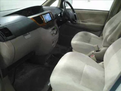 Toyota NOAH  с аукциона в Японии