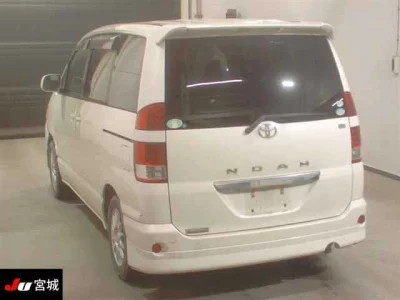 Toyota NOAH  с аукциона в Японии