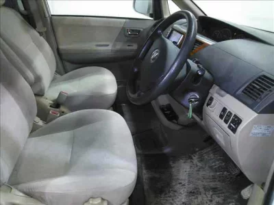 Toyota NOAH  с аукциона в Японии