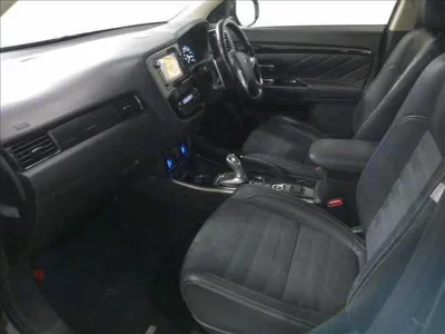 Mitsubishi OUTLANDER PHEV