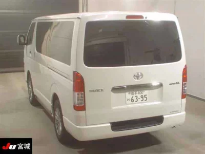 Toyota HiAce Van