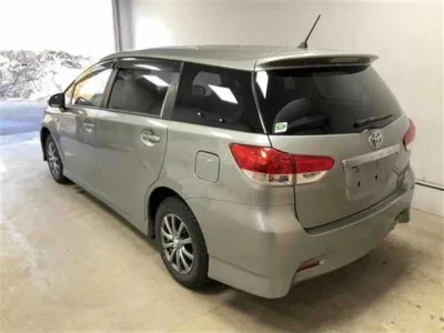 Toyota WISH  с аукциона в Японии