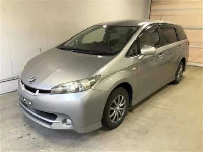 Toyota WISH  с аукциона в Японии