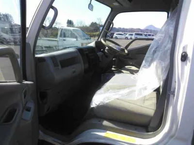 Toyota DYNA  с аукциона в Японии