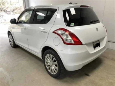 Suzuki SWIFT  с аукциона в Японии