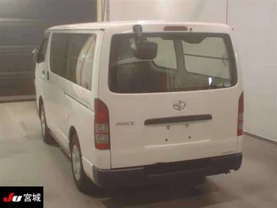 Toyota HiAce Van