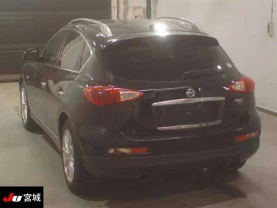 Nissan SKYLINE CROSSOVER