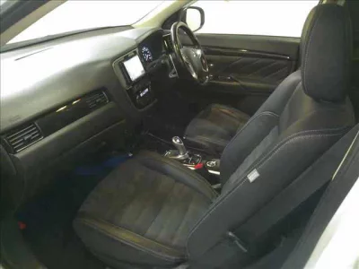 Mitsubishi OUTLANDER PHEV