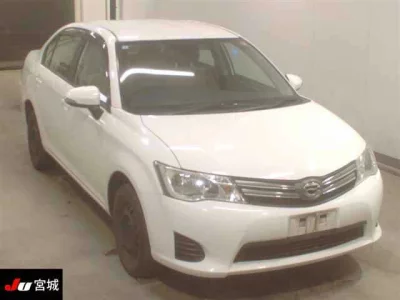 Toyota COROLLA AXIO  с аукциона в Японии