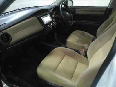 Toyota COROLLA AXIO  с аукциона в Японии