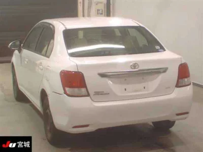 Toyota COROLLA AXIO  с аукциона в Японии