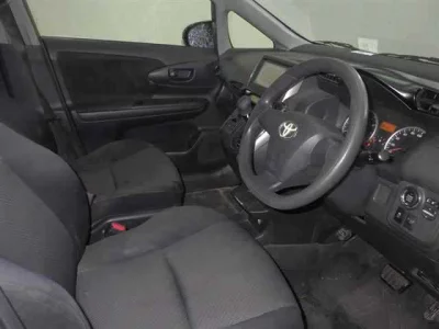 Toyota WISH  с аукциона в Японии